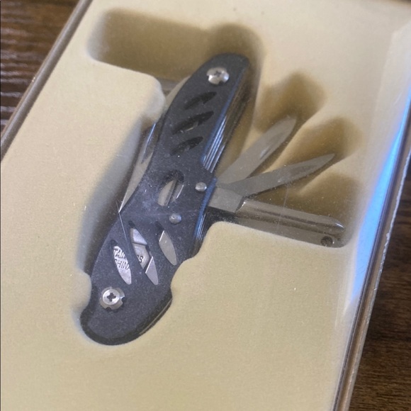 Columbia Deluxe Multi-Tool - Picture 2 of 8